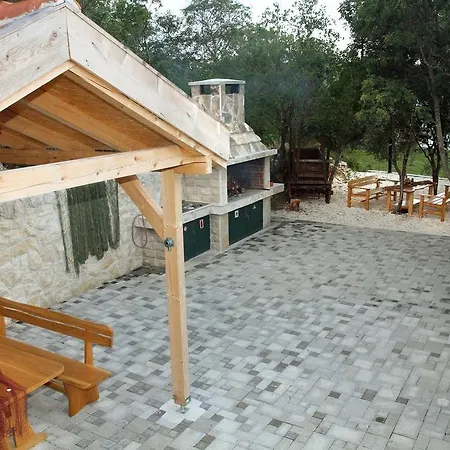 Robinsonhome Ciovo * Okrug Gornji